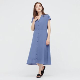 ユニクロ(UNIQLO)のユニクロ レーヨンローンフレアワンピース（半袖）Mサイズ ブルー(ロングワンピース/マキシワンピース)