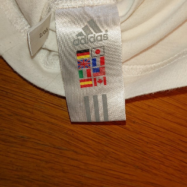 adidas(アディダス)のアディダス 半袖Tシャツ 140サイズ キッズ/ベビー/マタニティのキッズ服女の子用(90cm~)(Tシャツ/カットソー)の商品写真