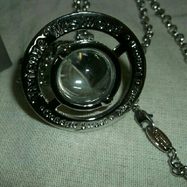 即納正規店 Vivienne Westwood - ヴィヴィアンウエストウッドスモールオーブネックレス シルバーの通販 by ya's shop|ヴィヴィアンウエストウッドならラクマ 安いHOT