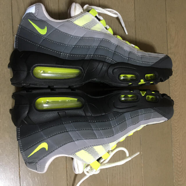 NIKE(ナイキ)のNIKE AIR MAX 95 OG NEON メンズの靴/シューズ(スニーカー)の商品写真