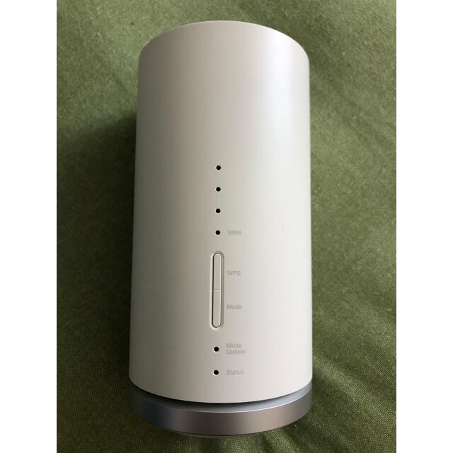 au(エーユー)のSpeed Wi-Fi HOME【L01s】 スマホ/家電/カメラのPC/タブレット(PC周辺機器)の商品写真