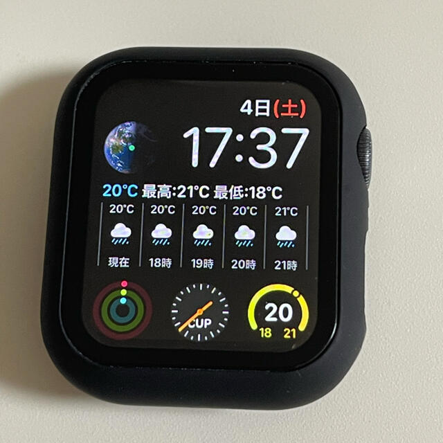 Apple(アップル)のApple Watch 5 GPS 40mm ガラスフィルム付　美品 スマホ/家電/カメラのスマートフォン/携帯電話(その他)の商品写真