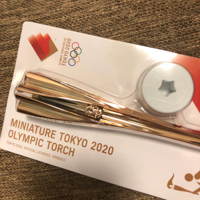 完売　レア　聖火　ミニチュア　トーチ　東京2020 オリンピック　聖火リレー エンタメ/ホビーのフィギュア(スポーツ)の商品写真