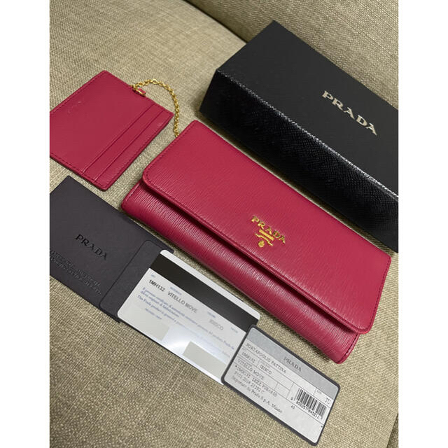 PRADA ピンク　長財布