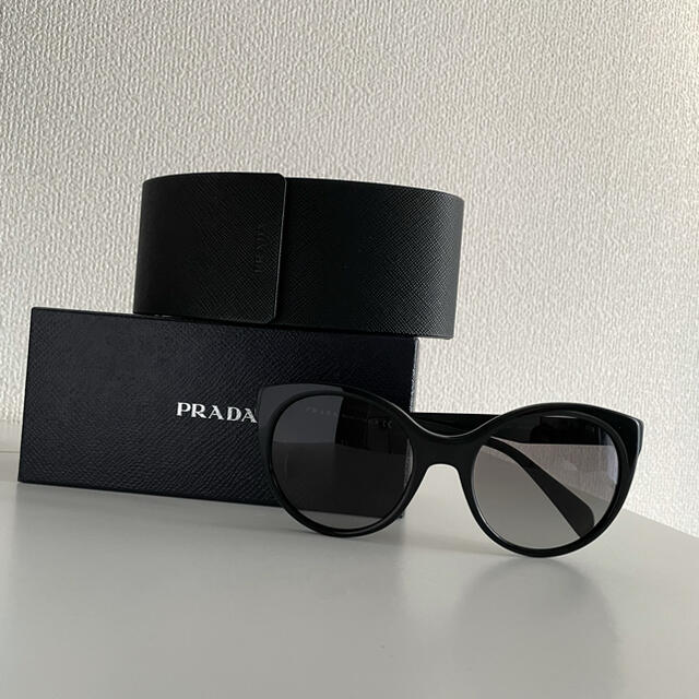 PRADA(プラダ)の【未使用】プラダ  サングラス レディースのファッション小物(サングラス/メガネ)の商品写真