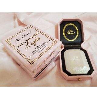 トゥフェイス(Too Faced)のトゥーフェイスド　ダイアモンドライトマルチユースハイライター　フェイスカラー(フェイスパウダー)