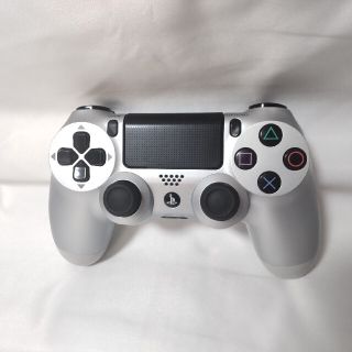 プレイステーション4(PlayStation4)のPS4 純正コントローラー CUH-ZCT2Jシルバー(家庭用ゲーム機本体)