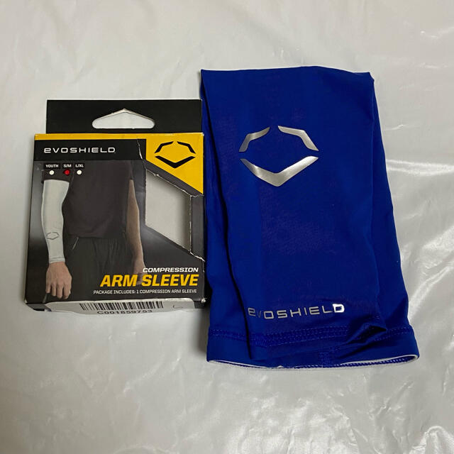 wilson(ウィルソン)のEvoshield エボシールド アームスリーブ S/Mサイズ スポーツ/アウトドアの野球(ウェア)の商品写真