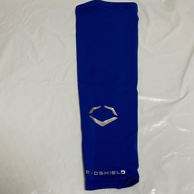 wilson(ウィルソン)のEvoshield エボシールド アームスリーブ S/Mサイズ スポーツ/アウトドアの野球(ウェア)の商品写真