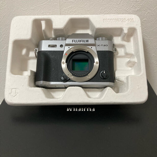 FUJIFILM 富士フィルム カメラ XT20 標準レンズ付き