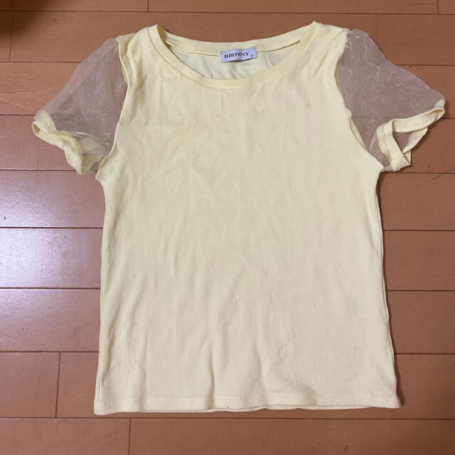 BROWNY(ブラウニー)のイエロー　Tシャツ レディースのトップス(Tシャツ(半袖/袖なし))の商品写真