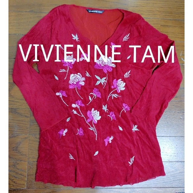 VIVIENNE TAM(ヴィヴィアンタム)のVIVIENNE TAM ヴィヴィアンタム 刺繍 フロッキー 七分袖 トップス レディースのトップス(カットソー(長袖/七分))の商品写真
