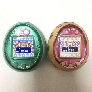 バンダイ(BANDAI)のたまごっち idlグリーン idピンク(携帯用ゲーム機本体)