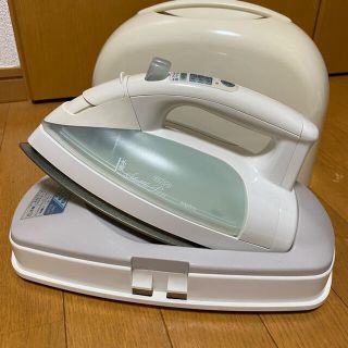 サンヨー(SANYO)のSANYO コードレススチームアイロン(アイロン)