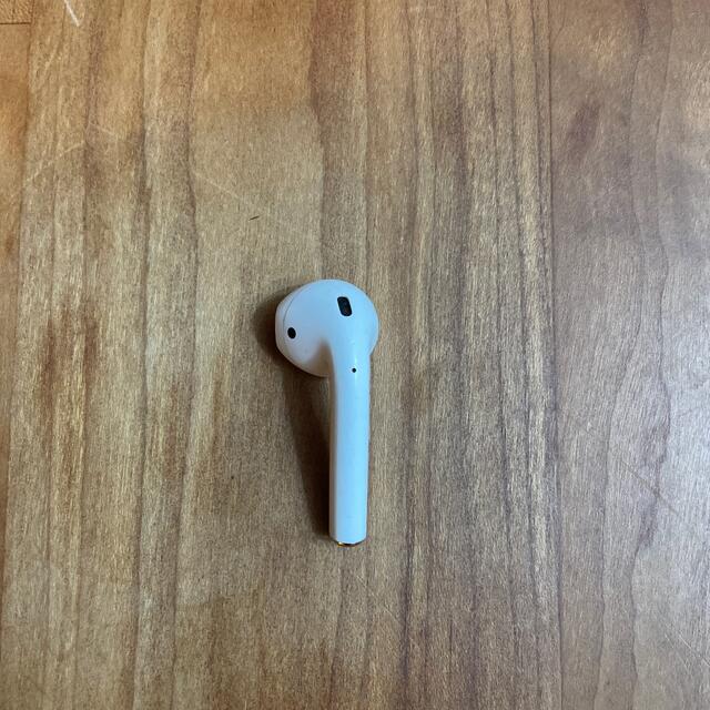 Apple(アップル)のAirPods 左耳 スマホ/家電/カメラのオーディオ機器(ヘッドフォン/イヤフォン)の商品写真