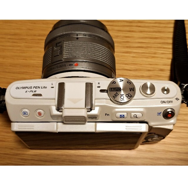 OLYMPUS - [送料込み]Olympus PEN lite E-PL6 標準レンズ・ケース付の ...