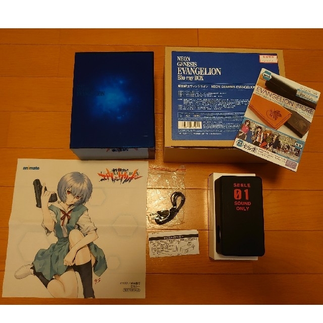 新世紀エヴァンゲリオン Blu-ray BOX〈期間限定生産・10枚組〉 | フリマアプリ ラクマ