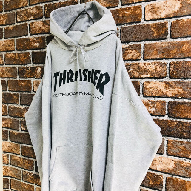 THRASHER(スラッシャー)の【希少】スラッシャー　パーカー サイズマークジェイコブス　シャツ　デカロゴ　美品 メンズのトップス(パーカー)の商品写真