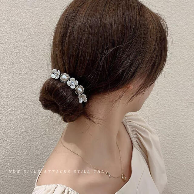 RESEXXY(リゼクシー)の新品 パールヘアピン バレッタ リップサービス モコアズ レディー 美品 レディースのヘアアクセサリー(ヘアピン)の商品写真