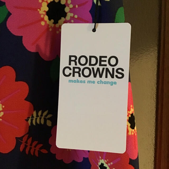 RODEO CROWNS(ロデオクラウンズ)の新品未使用　RODEO CROWNS 花柄　スカート レディースのスカート(ロングスカート)の商品写真