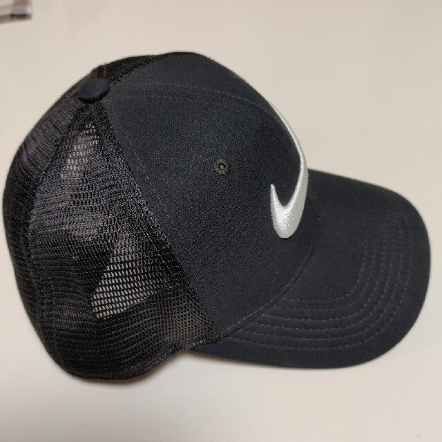 NIKE(ナイキ)の【NIKEキャップ】未着用　スポーツショップで3000円くらいしたからたぶん本物 メンズの帽子(キャップ)の商品写真