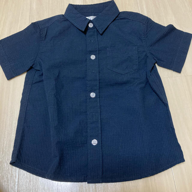 西松屋(ニシマツヤ)のネイビー　半袖シャツ110 キッズ/ベビー/マタニティのキッズ服男の子用(90cm~)(Tシャツ/カットソー)の商品写真