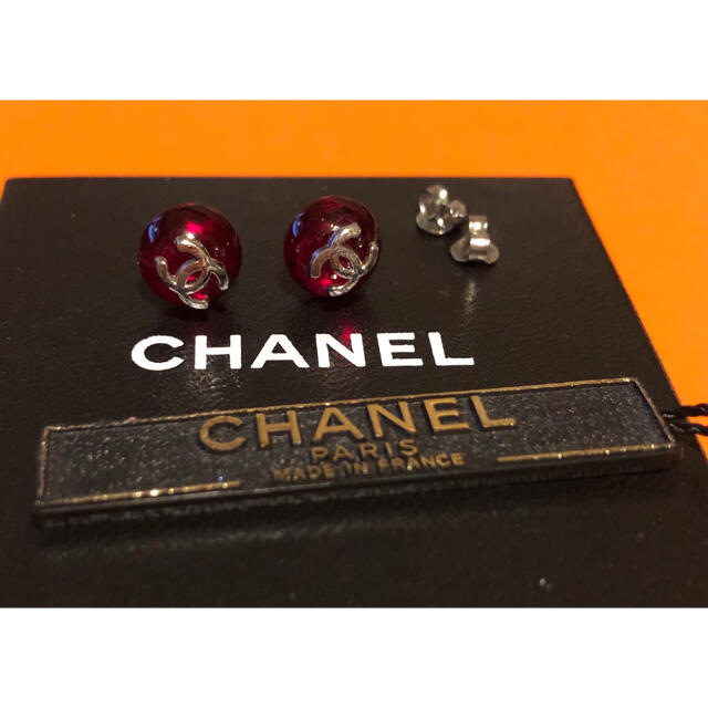 美品 シャネル ココマーク 赤×シルバー シンプル ピアス プレート 【ご