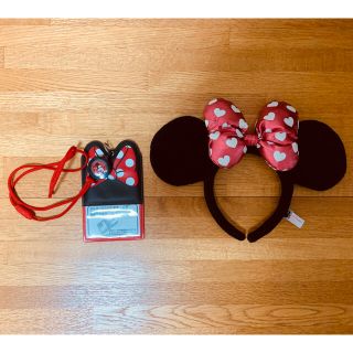 ディズニー(Disney)のミニーのカチューシャ＆パスポートケース(キャラクターグッズ)