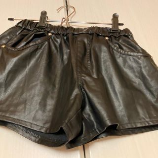 バックス(BACKS)のレザー調ホットパンツ(ショートパンツ)