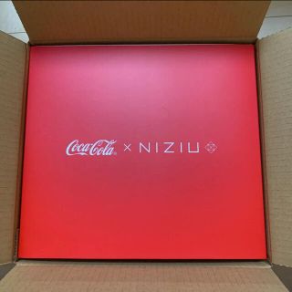 コカコーラ(コカ・コーラ)のコカ・コーラ × NiziU 保冷ペットボトルクーラー&ペアグラス(グラス/カップ)