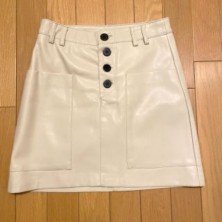 ザラ(ZARA)のZARA フェイクレザーミニスカート　ホワイト(ミニスカート)