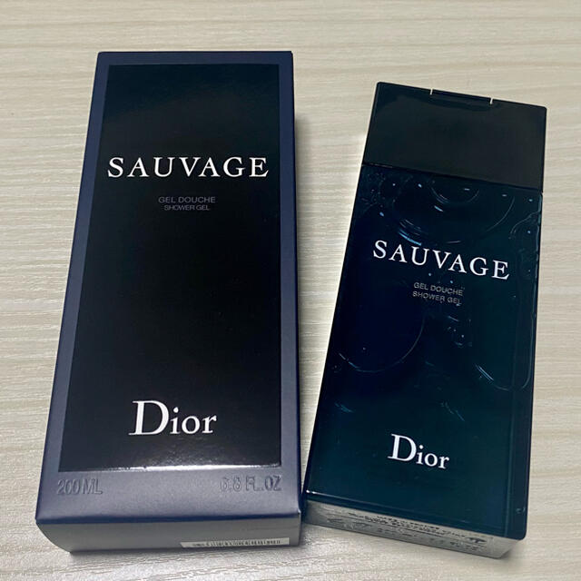 Dior(ディオール)のDior SAUVAGE ソバージュ　シャワージェル コスメ/美容のボディケア(ボディソープ/石鹸)の商品写真