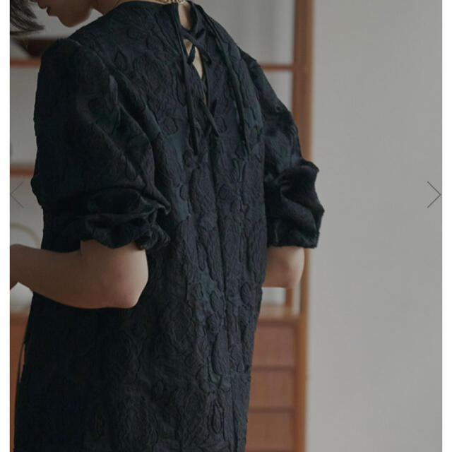 Ameri VINTAGE(アメリヴィンテージ)のFLOWER JACQUARD STRAIGHT DRESS レディースのパンツ(その他)の商品写真