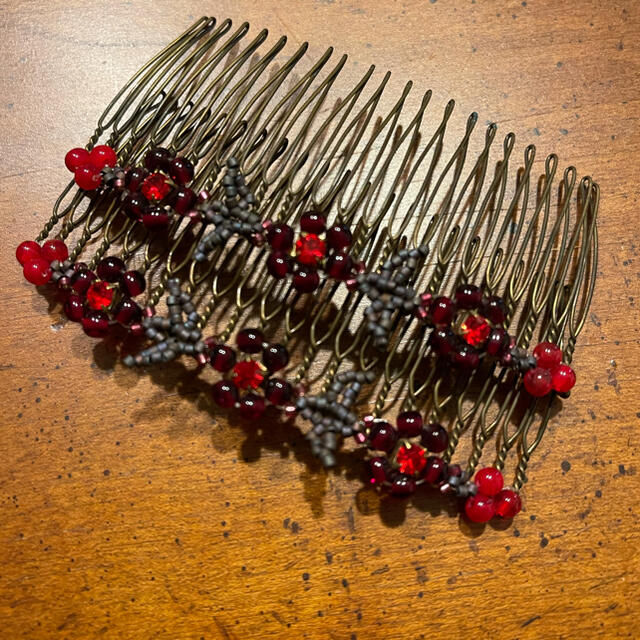 Complex Biz(コンプレックスビズ)のComplex Bizコーム レッド系 レディースのヘアアクセサリー(バレッタ/ヘアクリップ)の商品写真