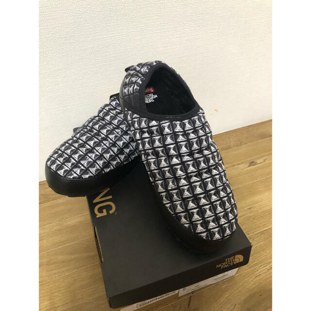 Supreme(シュプリーム)のSupreme North Face Studded Traction Mule メンズの靴/シューズ(スリッポン/モカシン)の商品写真