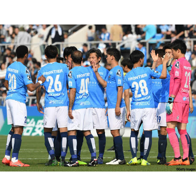 2019横浜FC ホームオーセンティックユニフォームL#11三浦知良フルサイン入 スポーツ/アウトドアのサッカー/フットサル(ウェア)の商品写真