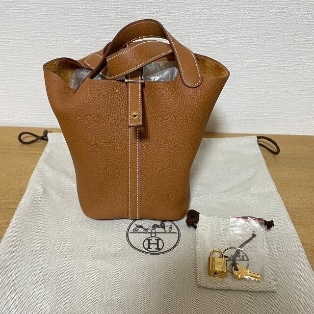 Hermes(エルメス)のHermes ピコタン PM ゴールド 新品未使用  レディースのバッグ(ハンドバッグ)の商品写真