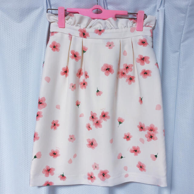 MISCH MASCH(ミッシュマッシュ)の花柄スカート レディースのスカート(ひざ丈スカート)の商品写真