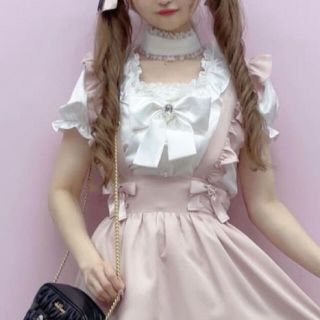 アンクルージュ(Ank Rouge)のAnk Rouge☆秋物最新作☆チョーカー付サテンフリルブラウス☆新品☆(シャツ/ブラウス(半袖/袖なし))