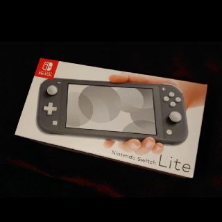 任天堂 Switch light 極美品