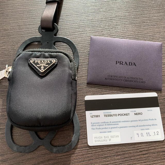 PRADA(プラダ)のPRADA ショルダー スマホケース スマホ/家電/カメラのスマホアクセサリー(iPhoneケース)の商品写真