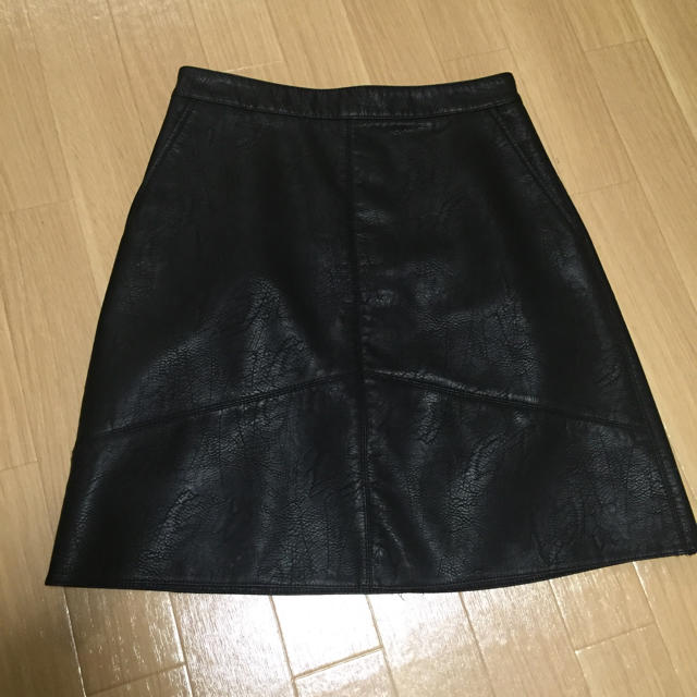 ZARA(ザラ)のZARA フェイクレザー スカート レディースのスカート(ひざ丈スカート)の商品写真
