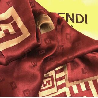 フェンディ(FENDI)の極美　フェンディ シルクスカーフ希少カラーSpecial of Special(バンダナ/スカーフ)