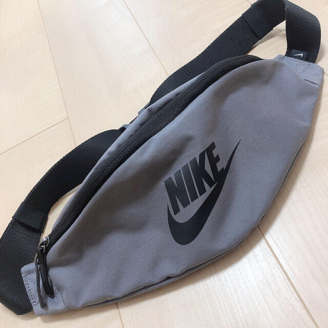 NIKE(ナイキ)の❤️あゆみ❤️様専用ページ⸜❤︎⸝‍ レディースのバッグ(ショルダーバッグ)の商品写真