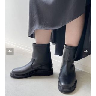 アパルトモンドゥーズィエムクラス(L'Appartement DEUXIEME CLASSE)のカミナンド　TRECK SOLE BACK ZIP BOOTS 37(ブーツ)