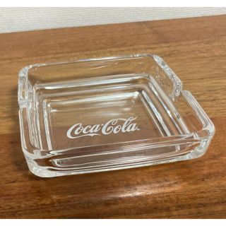 コカコーラ(コカ・コーラ)の昭和レトロ品　ヴィンテージ コカコーラの灰皿　ガラス製　送料無料(灰皿)