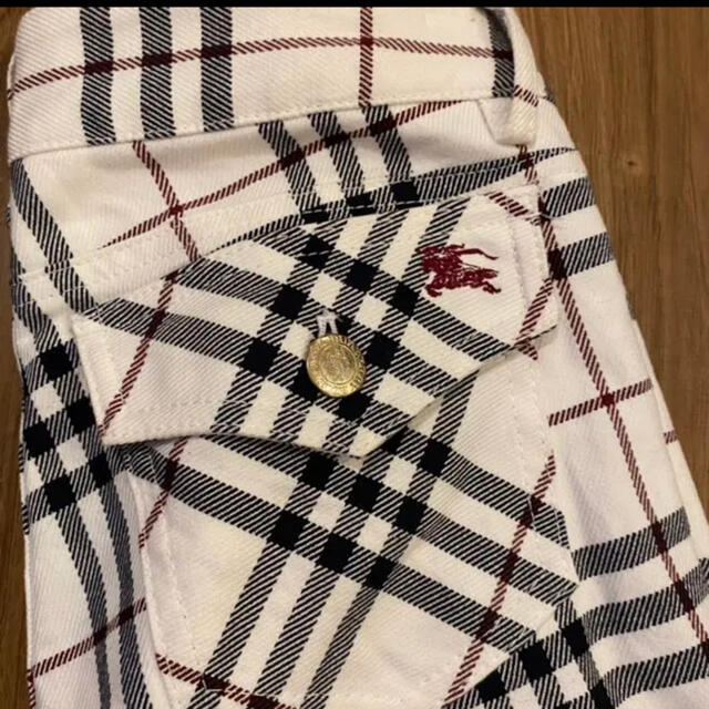 BURBERRY BLUE LABEL(バーバリーブルーレーベル)のBURBERRY BLUE LABEL  バーバリー　ノバチェック    白34 レディースのパンツ(カジュアルパンツ)の商品写真