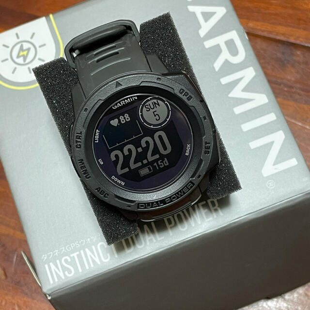 GARMIN(ガーミン)のガーミン　インスティンクト　デュアルパワー メンズの時計(腕時計(デジタル))の商品写真