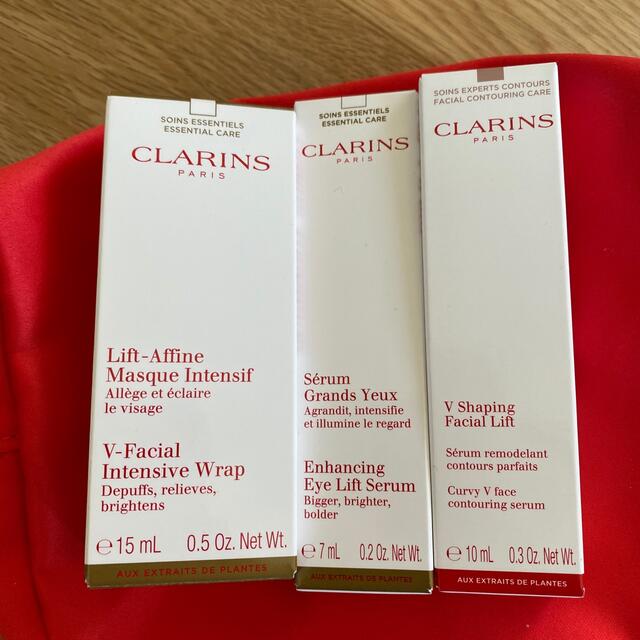 CLARINS(クラランス)のCLARINS クラランス  ポーチセット　新品未使用 コスメ/美容のスキンケア/基礎化粧品(美容液)の商品写真