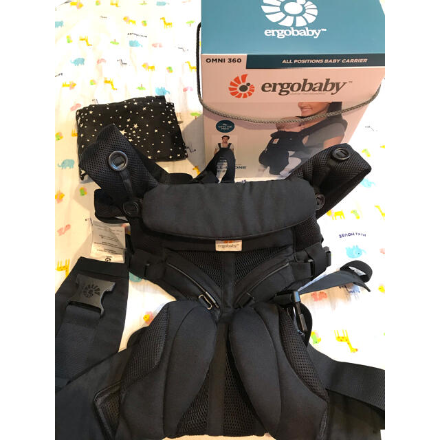 Ergobaby(エルゴベビー)の最終値下げ　エルゴオムニ360クールエア　ブラック　新品同様！ キッズ/ベビー/マタニティの外出/移動用品(抱っこひも/おんぶひも)の商品写真